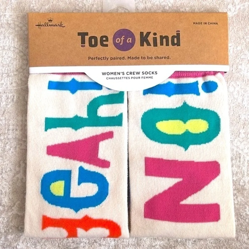 Brand New Set of 3 Pairs of Hallmark Toe of a Kind Crew Socks Rainbow Bunnies